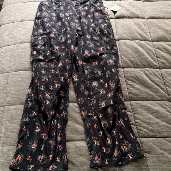 Duluth Trading Co Women's Heirloom Gardening Lined Bib Overalls - Picture 8 of 9